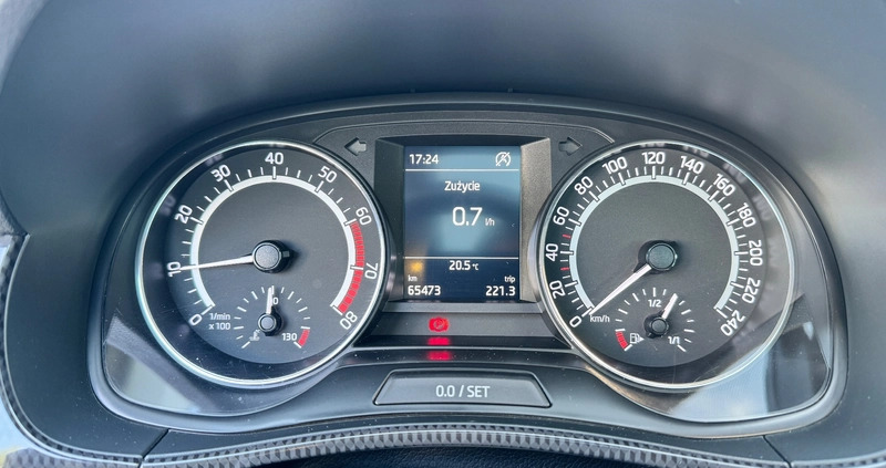 Skoda Fabia cena 52500 przebieg: 65500, rok produkcji 2017 z Warszawa małe 121